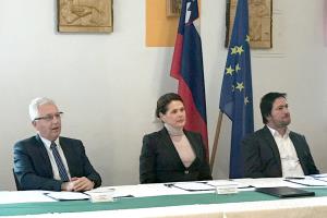 Podpis pogodbe  2-11